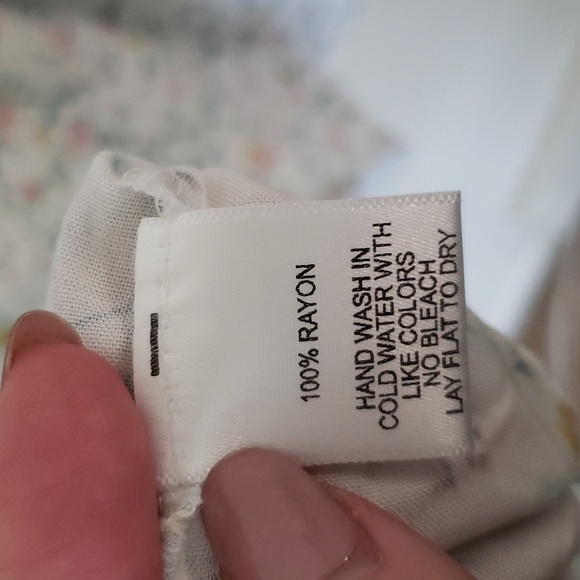 Gibson white ditsy floral smocked waist tiered dress, women's size XXS. - Picture 8 of 8